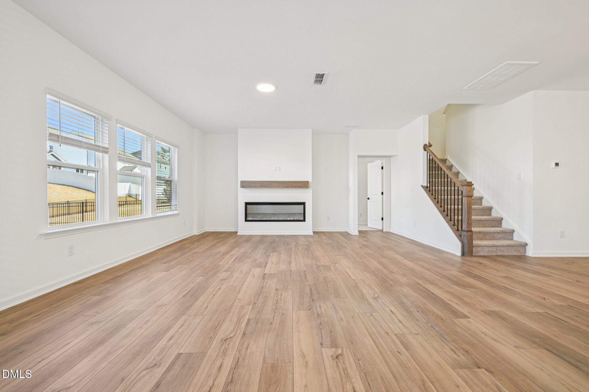 556 Contempo Drive 22