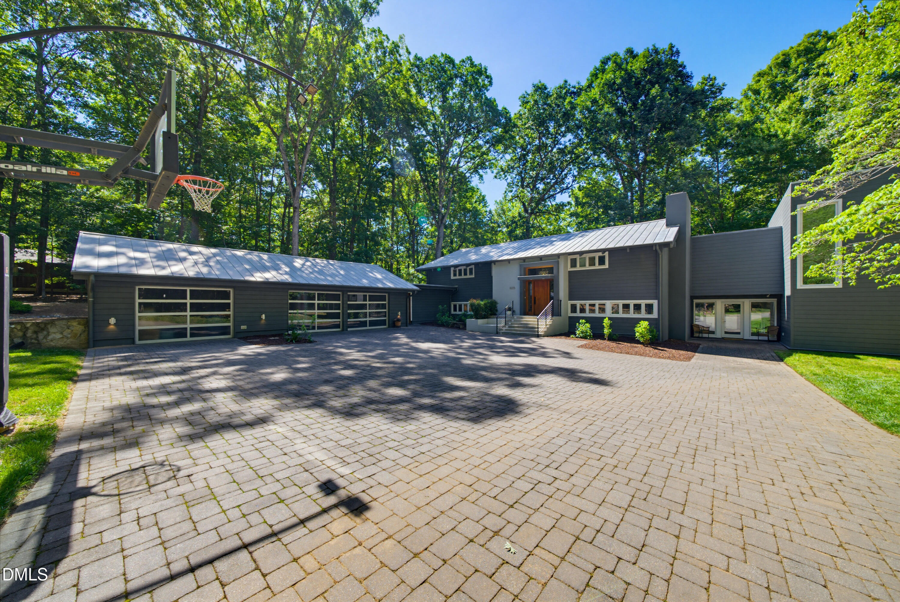 6005 Canadero Drive