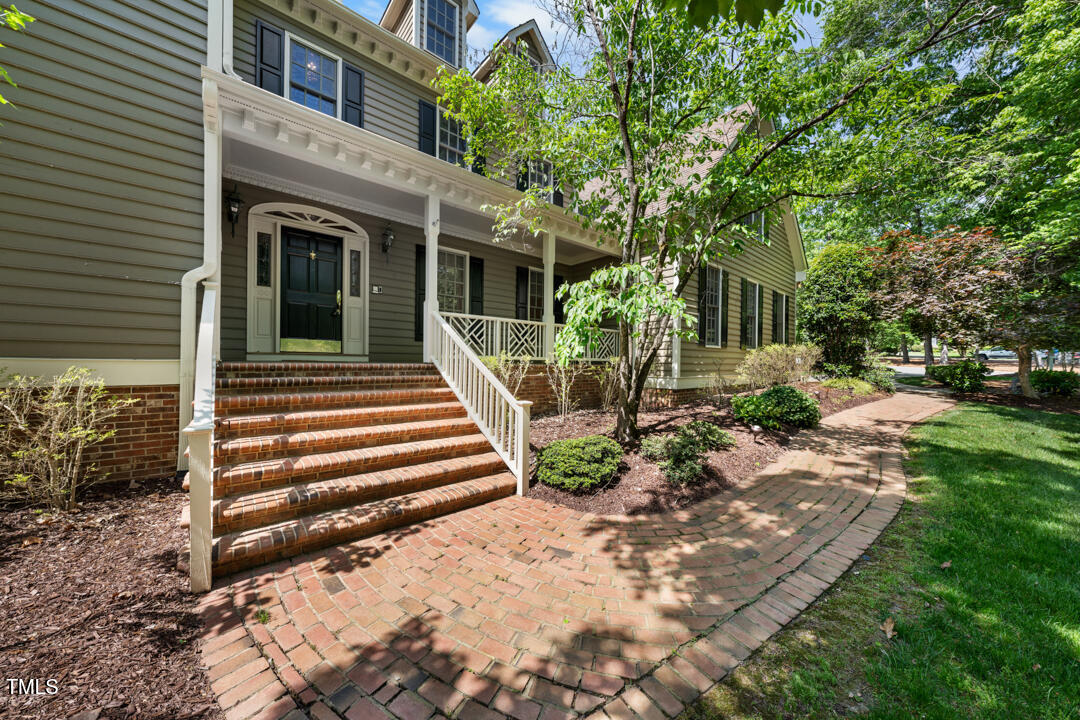 101 Abbotsford Court