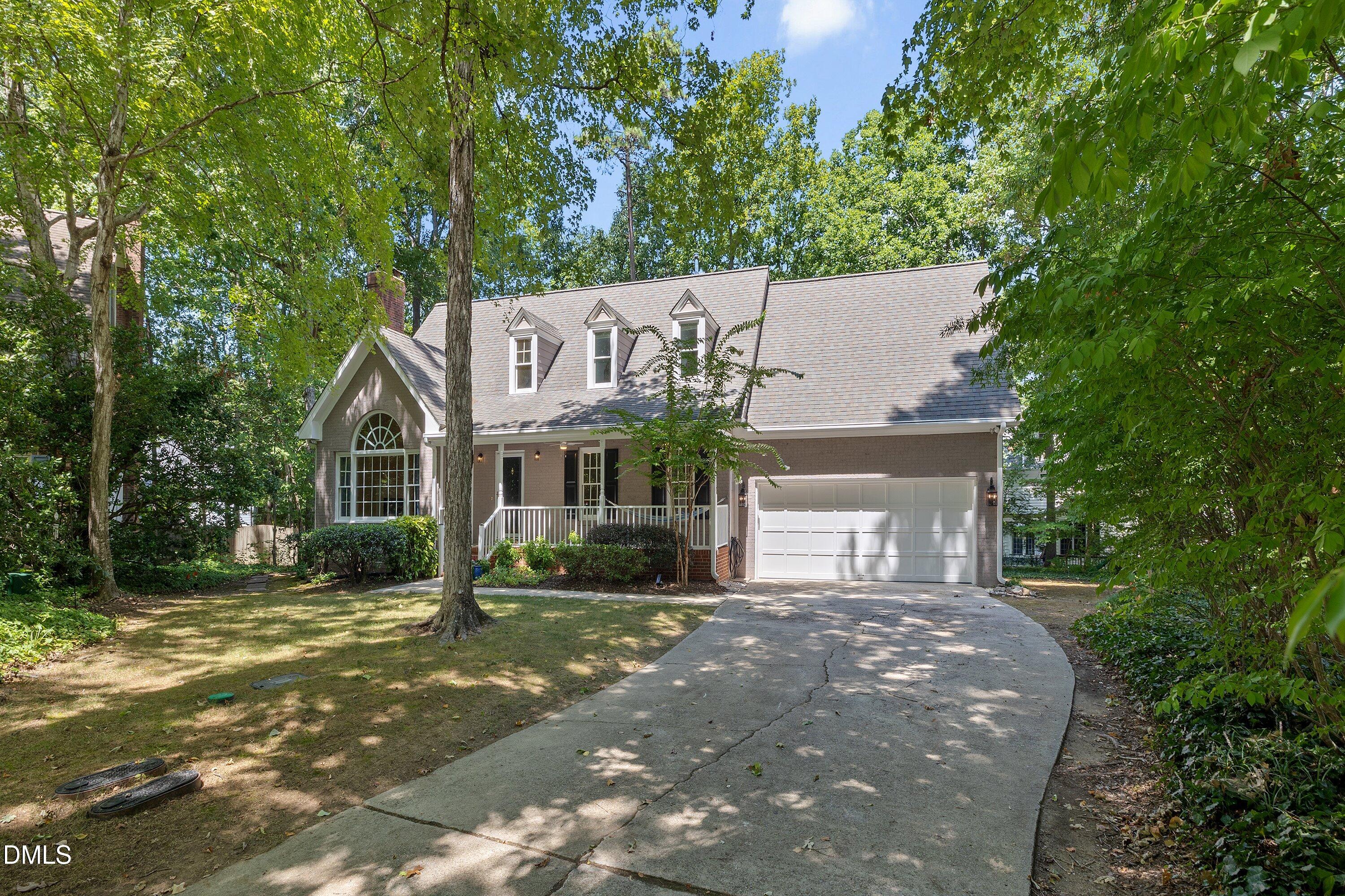 1006 Oakwell Court