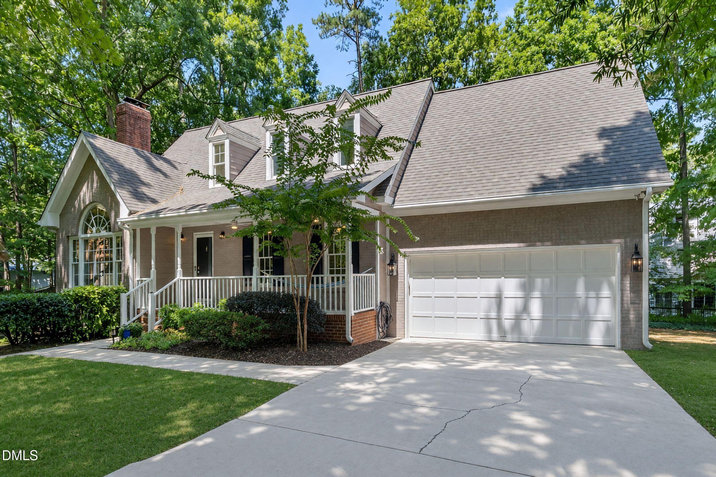 1006 Oakwell Court
