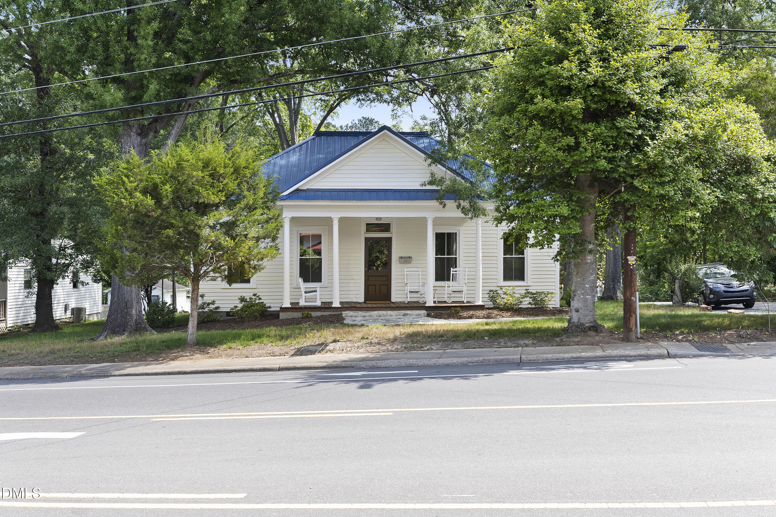 915 S 3rd Street