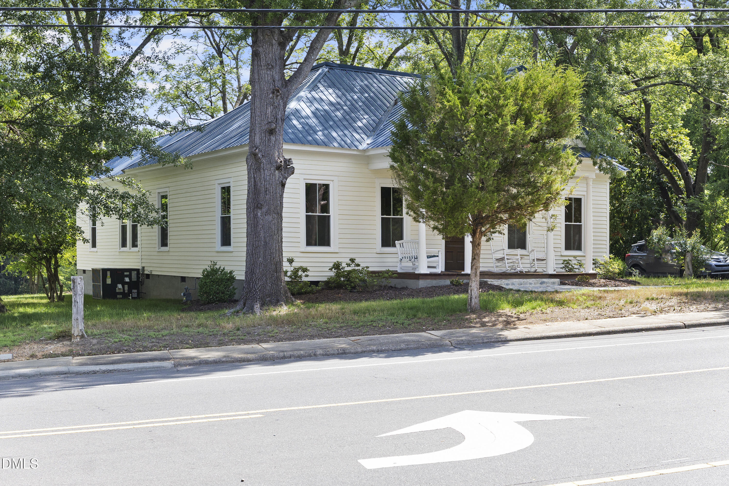 915 S 3rd Street