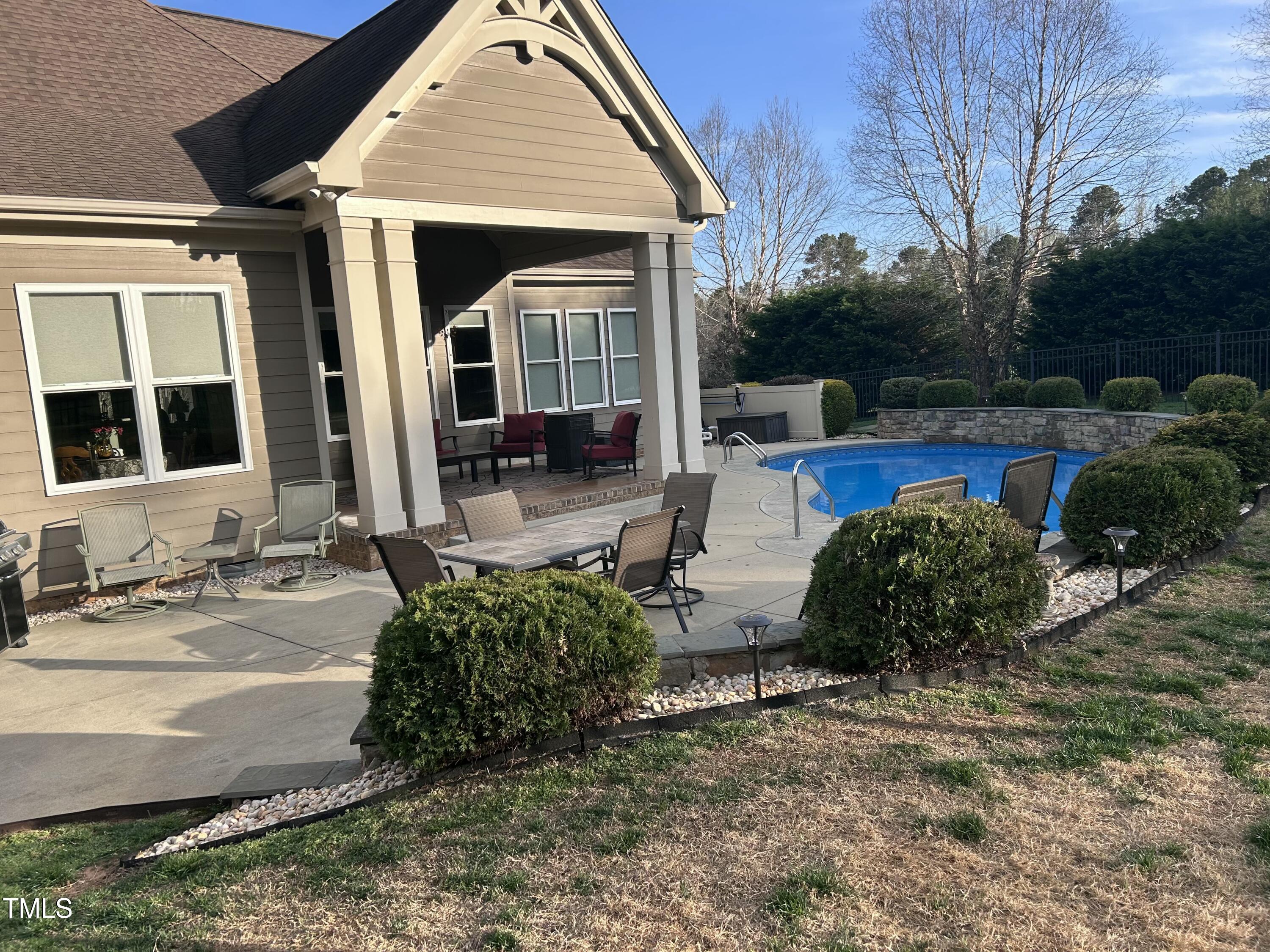 1101 Dovefield Lane