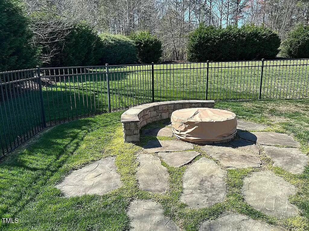 1101 Dovefield Lane