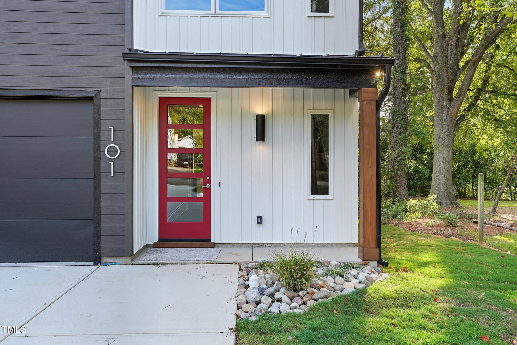 304 N King Charles Road 101
