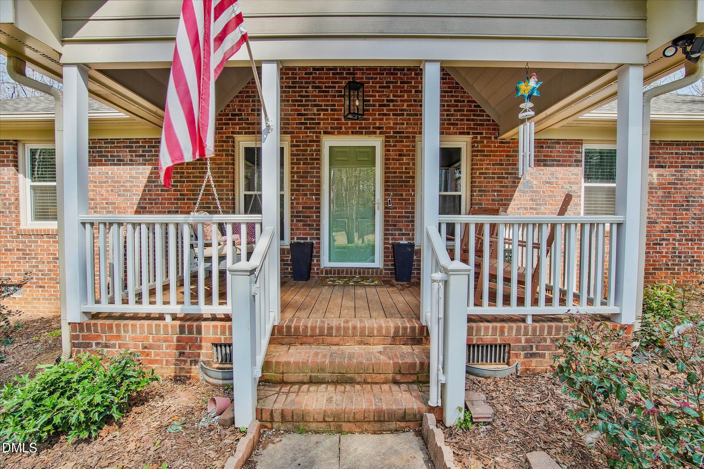 2547 Comanche Trail