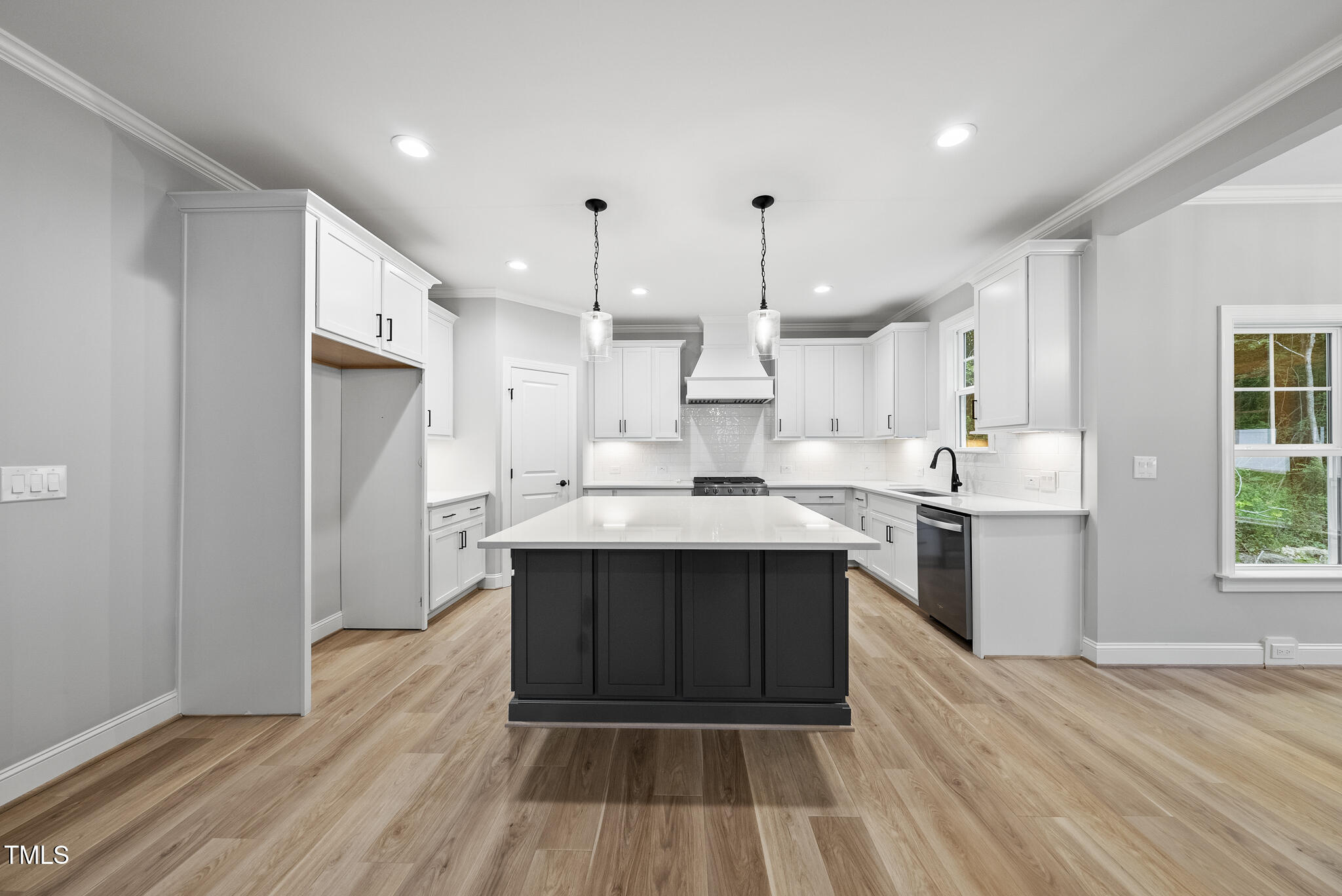 2613 Silver Gate Court