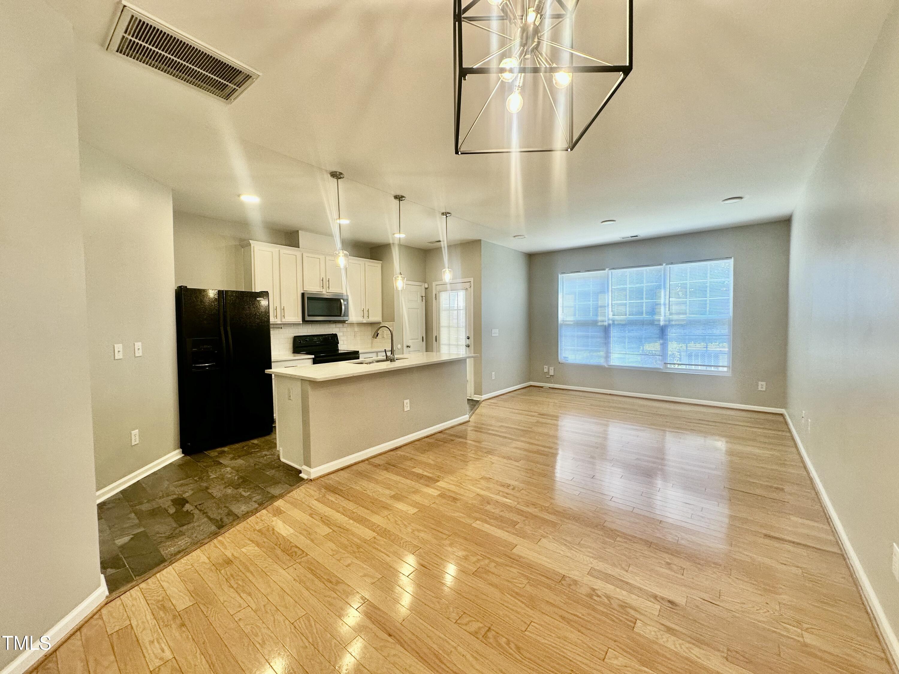 542 Writers Way