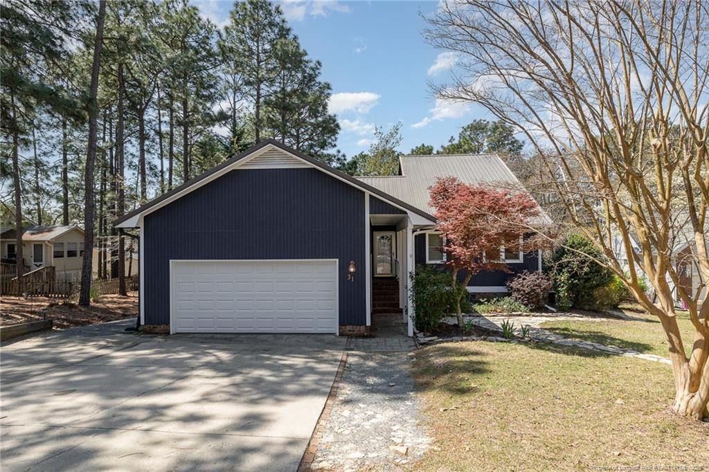 31 Woodbury Lane