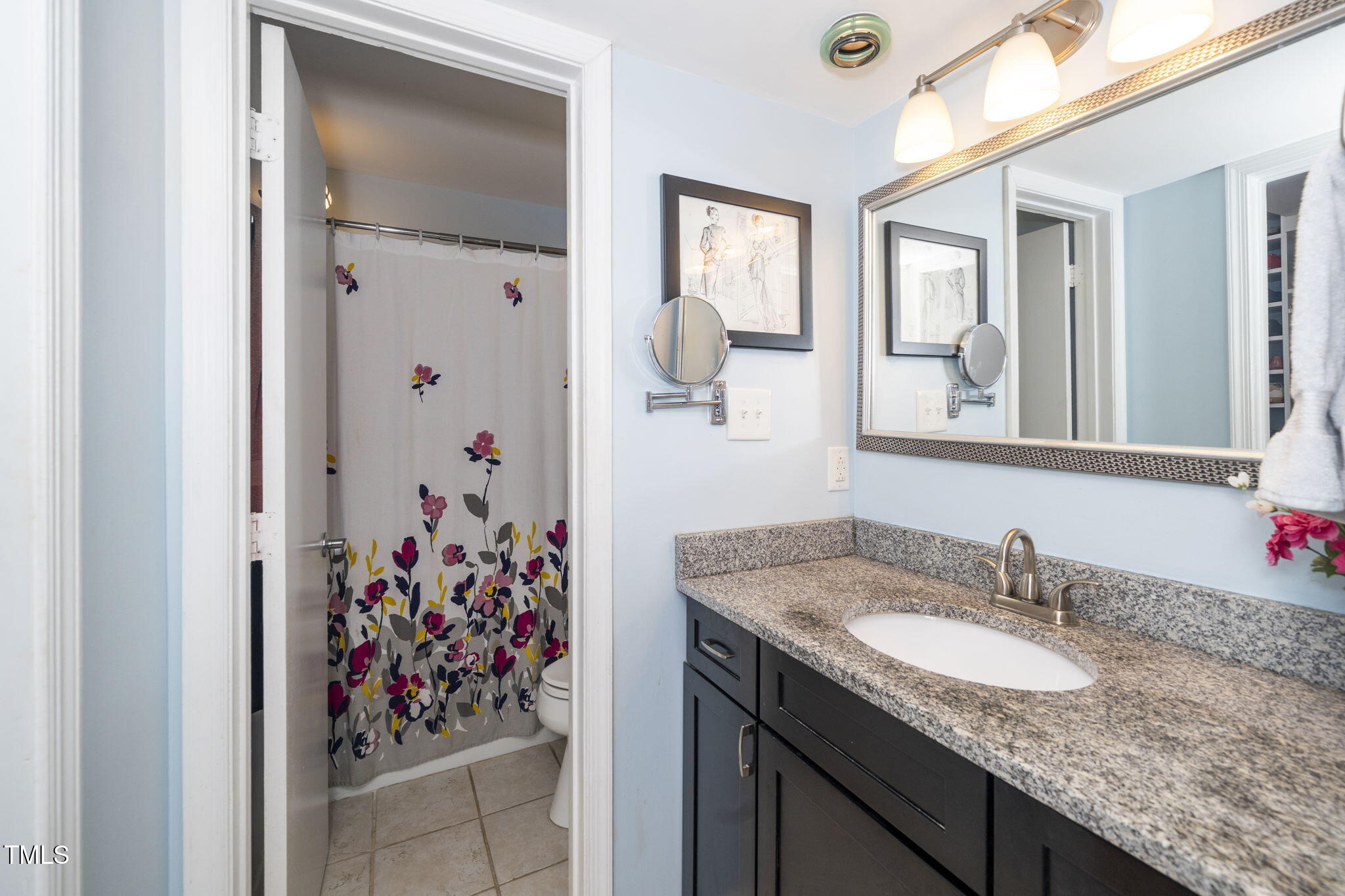 Raleigh, North Carolina 27605, United States, 2 Bedrooms Bedrooms, ,2 BathroomsBathrooms,Residential,Active,197332