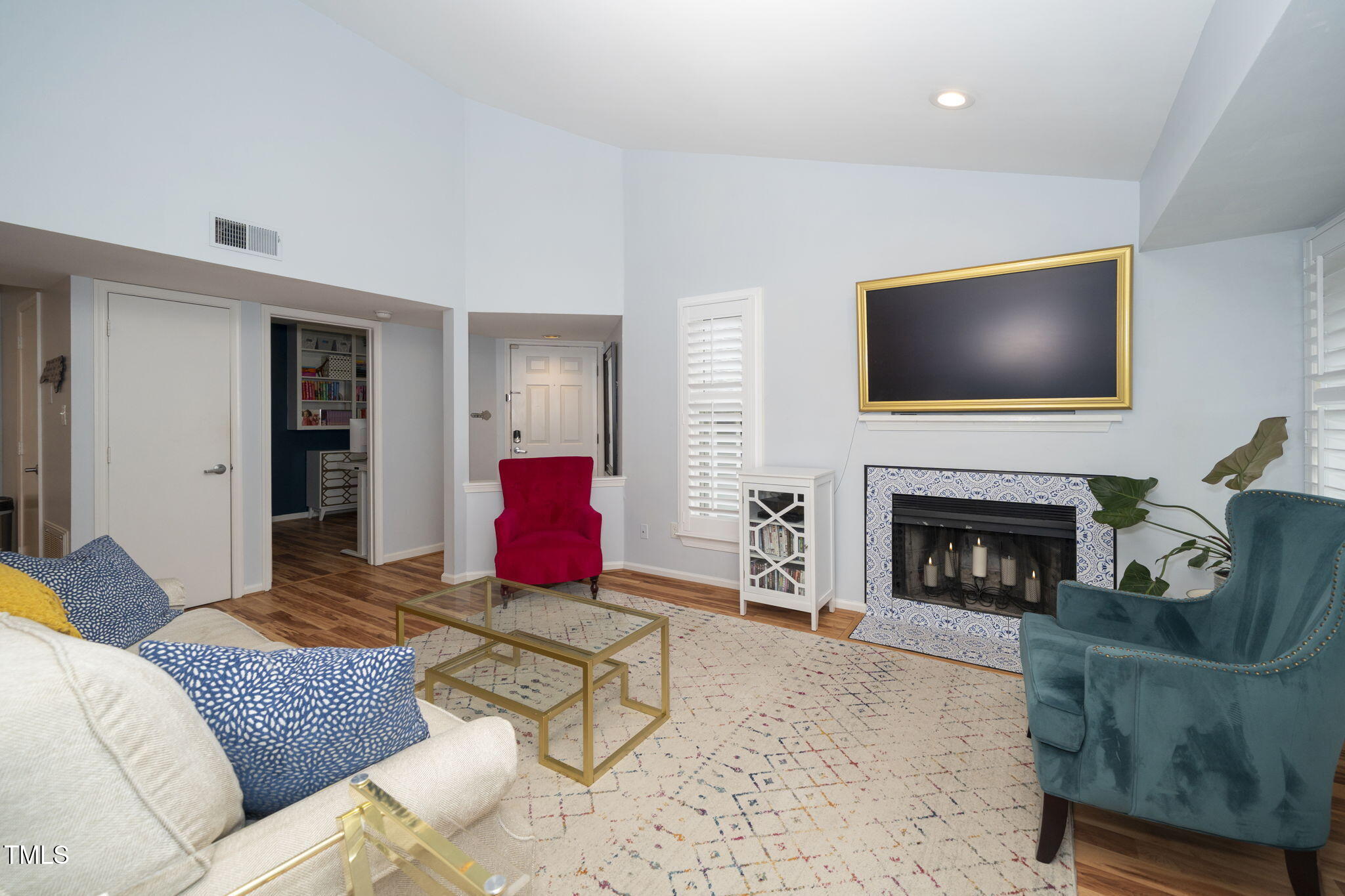 Raleigh, North Carolina 27605, United States, 2 Bedrooms Bedrooms, ,2 BathroomsBathrooms,Residential,Active,197332