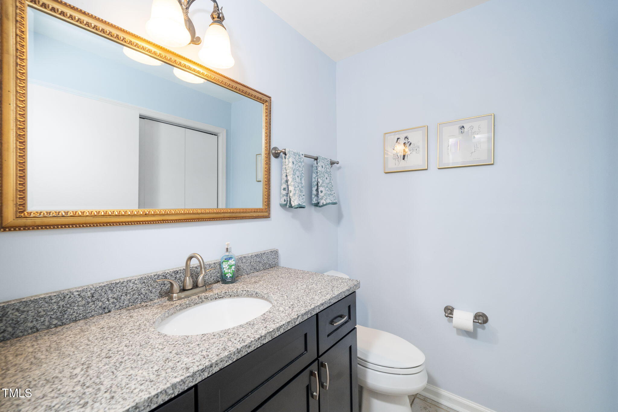 Raleigh, North Carolina 27605, United States, 2 Bedrooms Bedrooms, ,2 BathroomsBathrooms,Residential,Active,197332