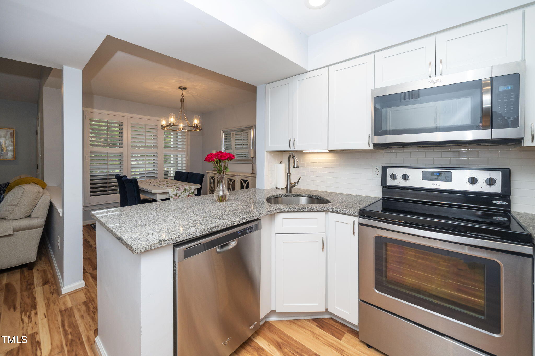 Raleigh, North Carolina 27605, United States, 2 Bedrooms Bedrooms, ,2 BathroomsBathrooms,Residential,Active,197332