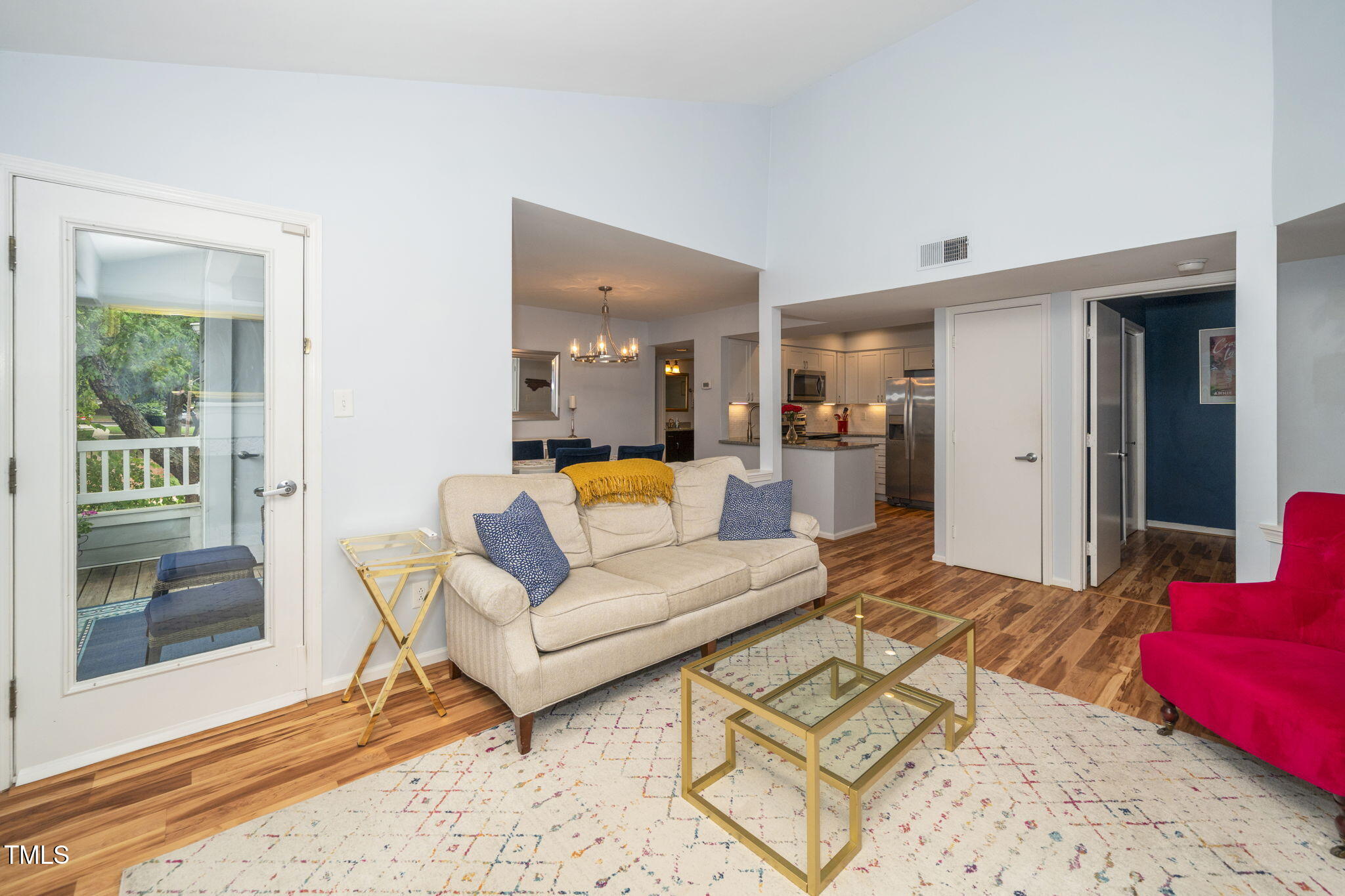 Raleigh, North Carolina 27605, United States, 2 Bedrooms Bedrooms, ,2 BathroomsBathrooms,Residential,Active,197332