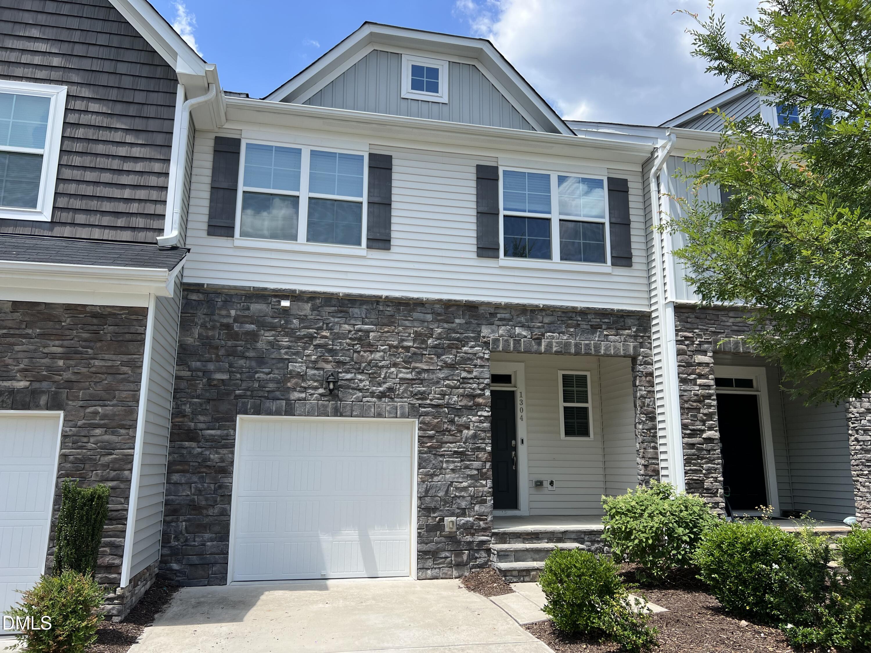 1304 Southpoint Trail