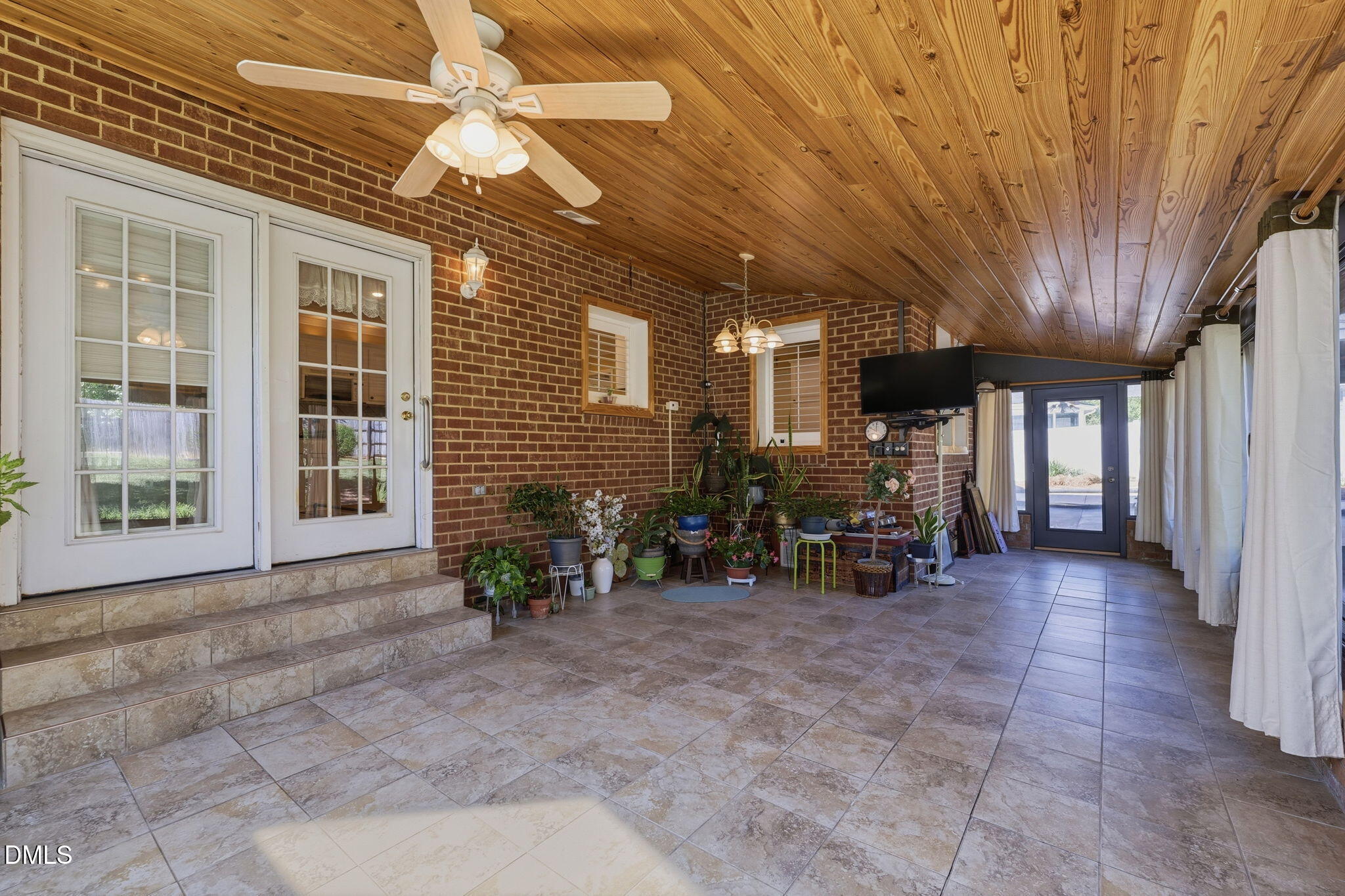 602 Driftwood Drive