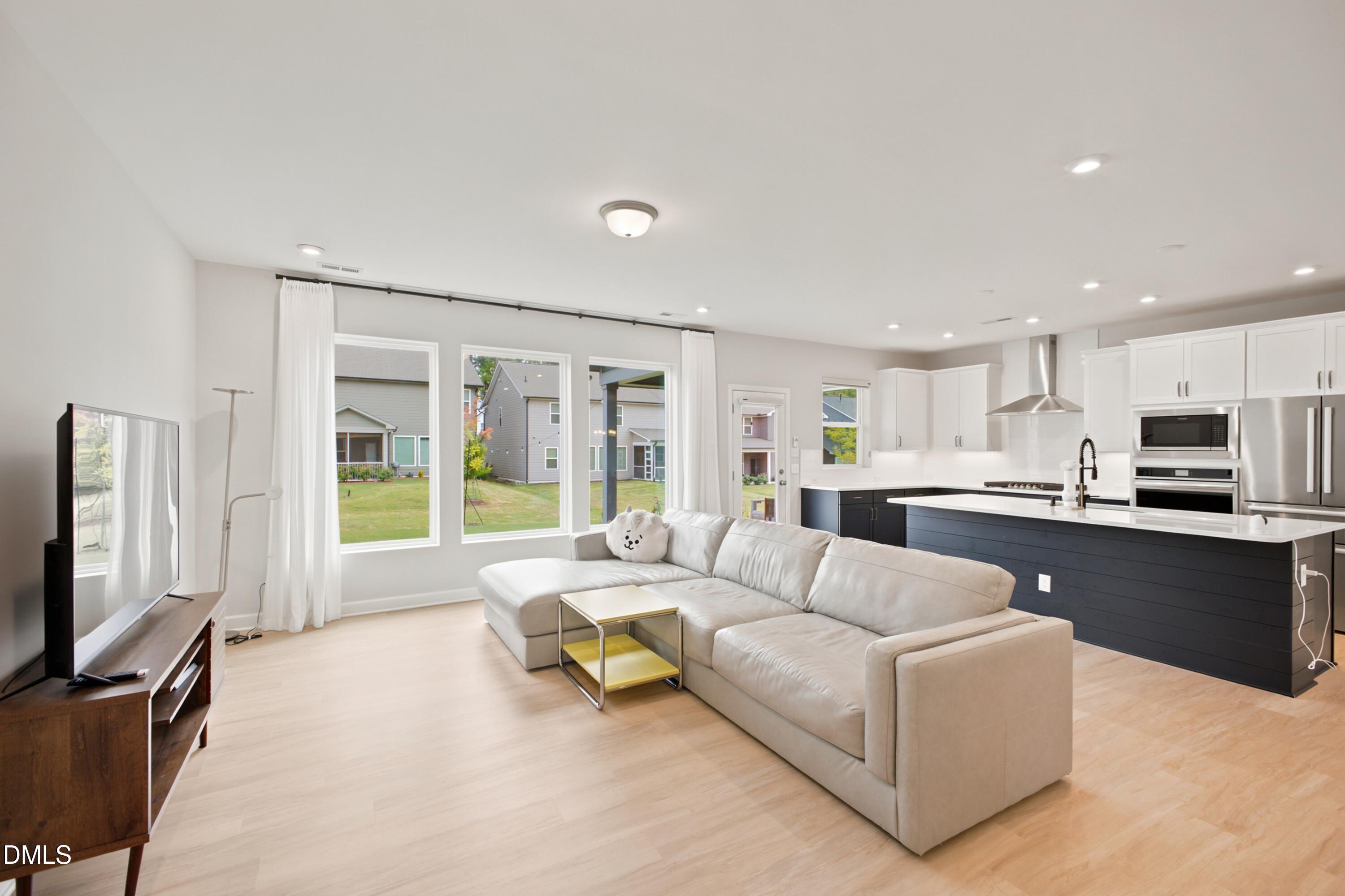2527 Verdial Hill