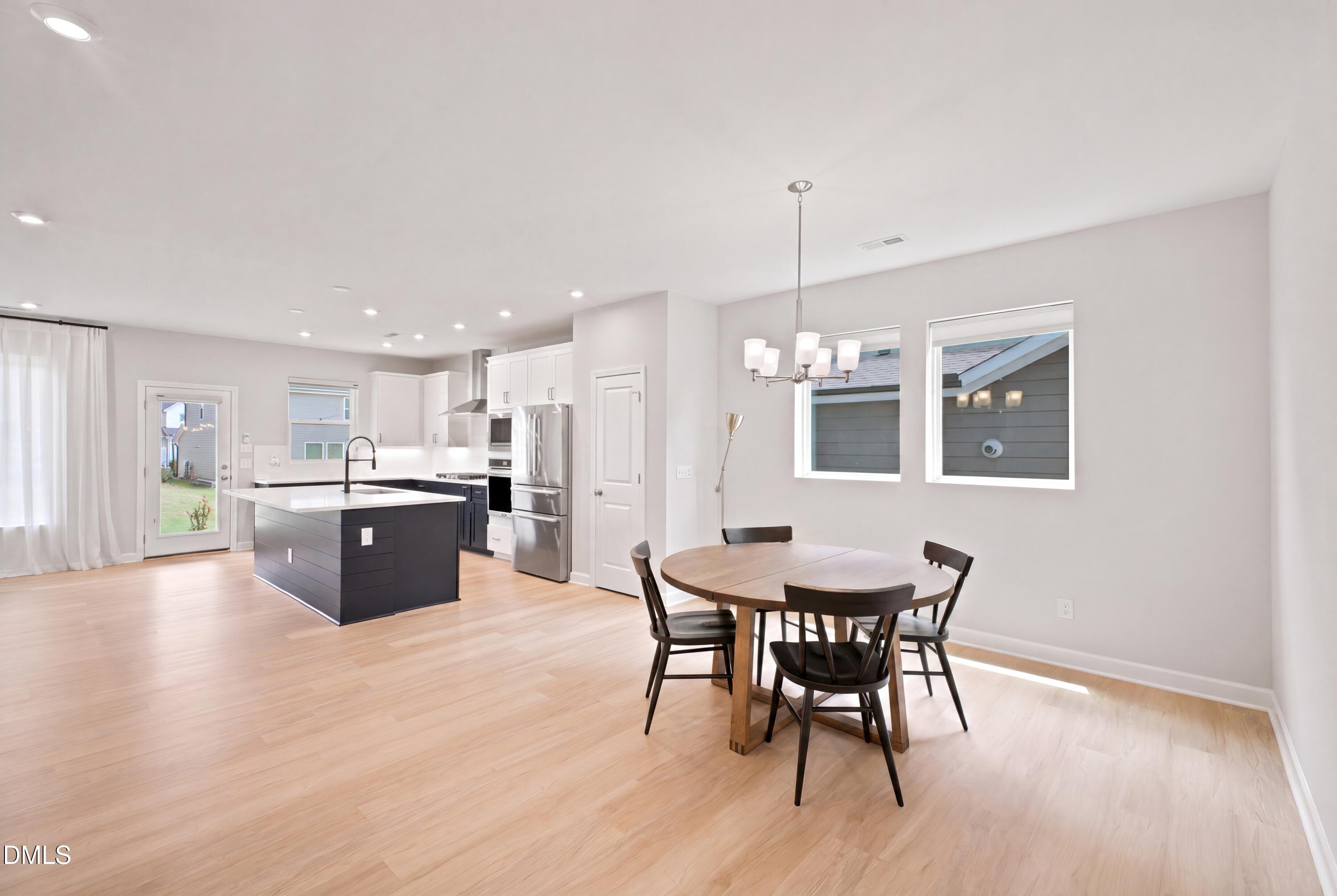 2527 Verdial Hill