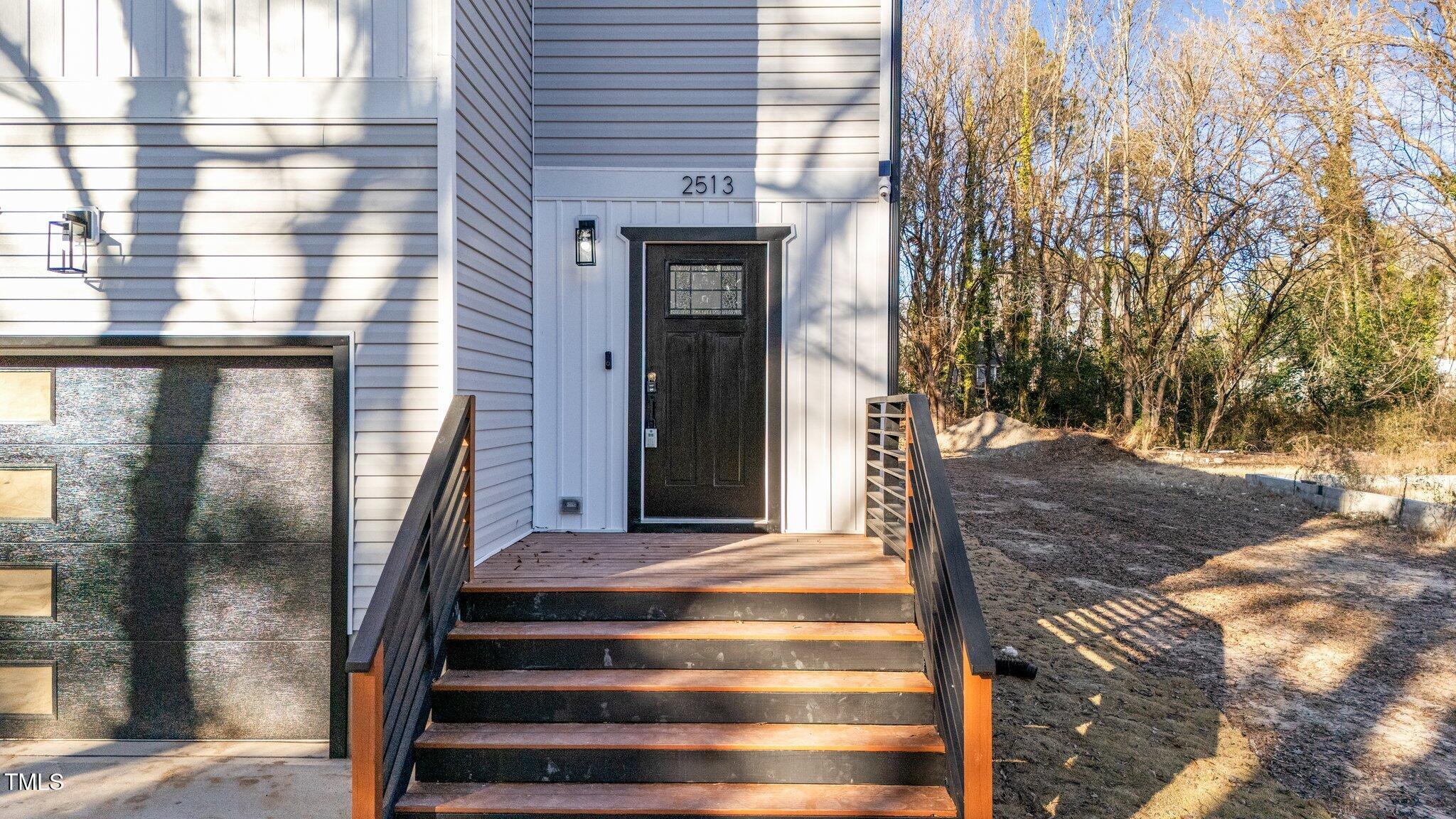 2513 Rochelle Street