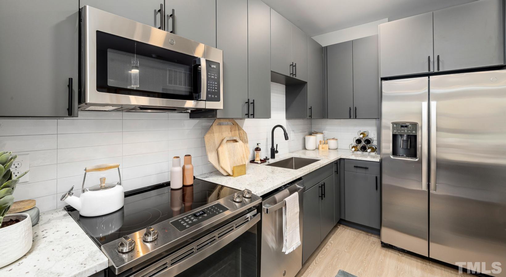 Raleigh, North Carolina 27608, United States, 2 Bedrooms Bedrooms, ,2 BathroomsBathrooms,Residential,Active,44344