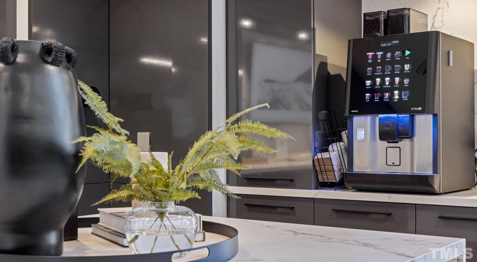 Raleigh, North Carolina 27608, United States, 2 Bedrooms Bedrooms, ,2 BathroomsBathrooms,Residential,Active,44344