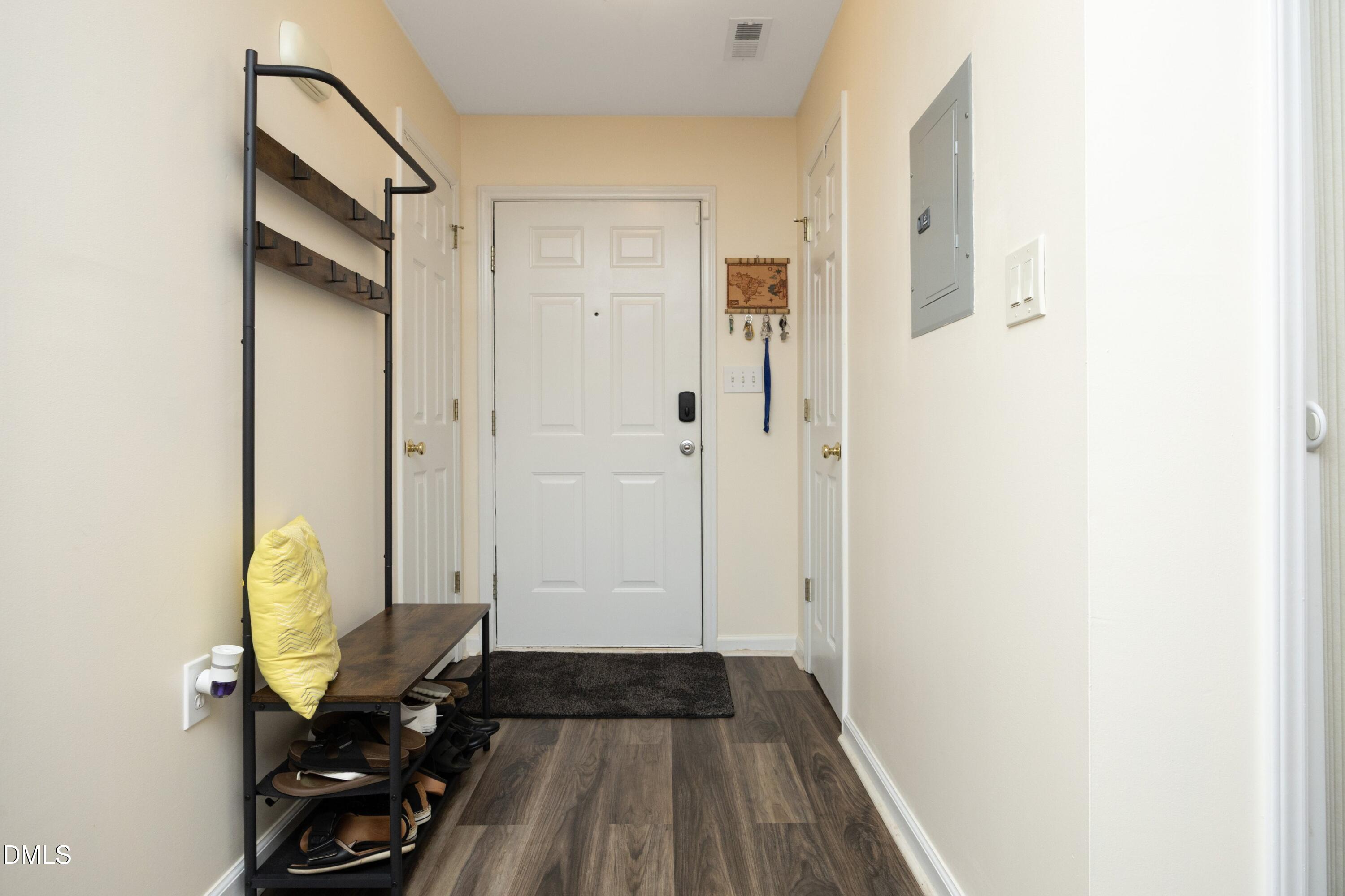 1112 Renshaw Court