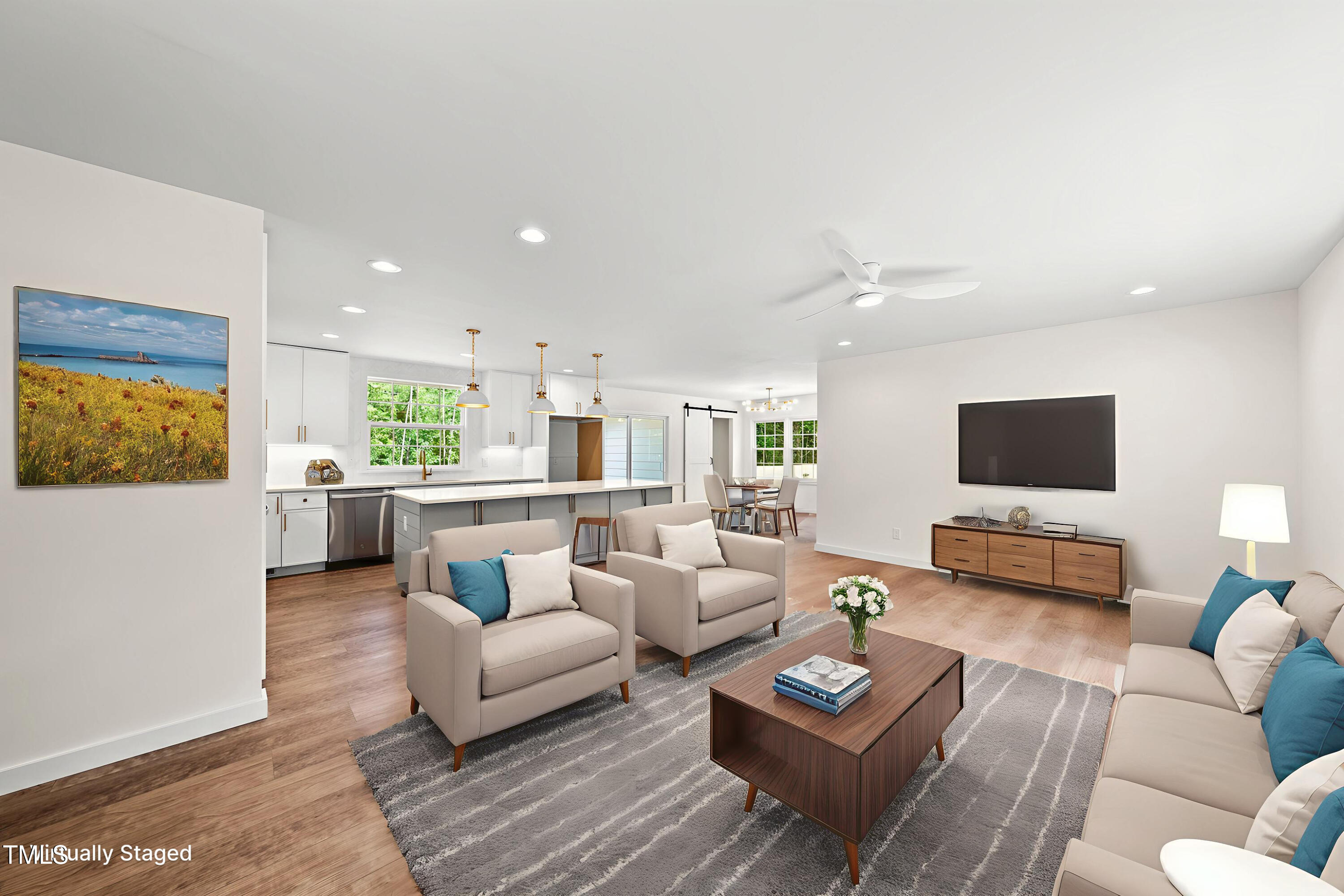 305 N Montreal Court