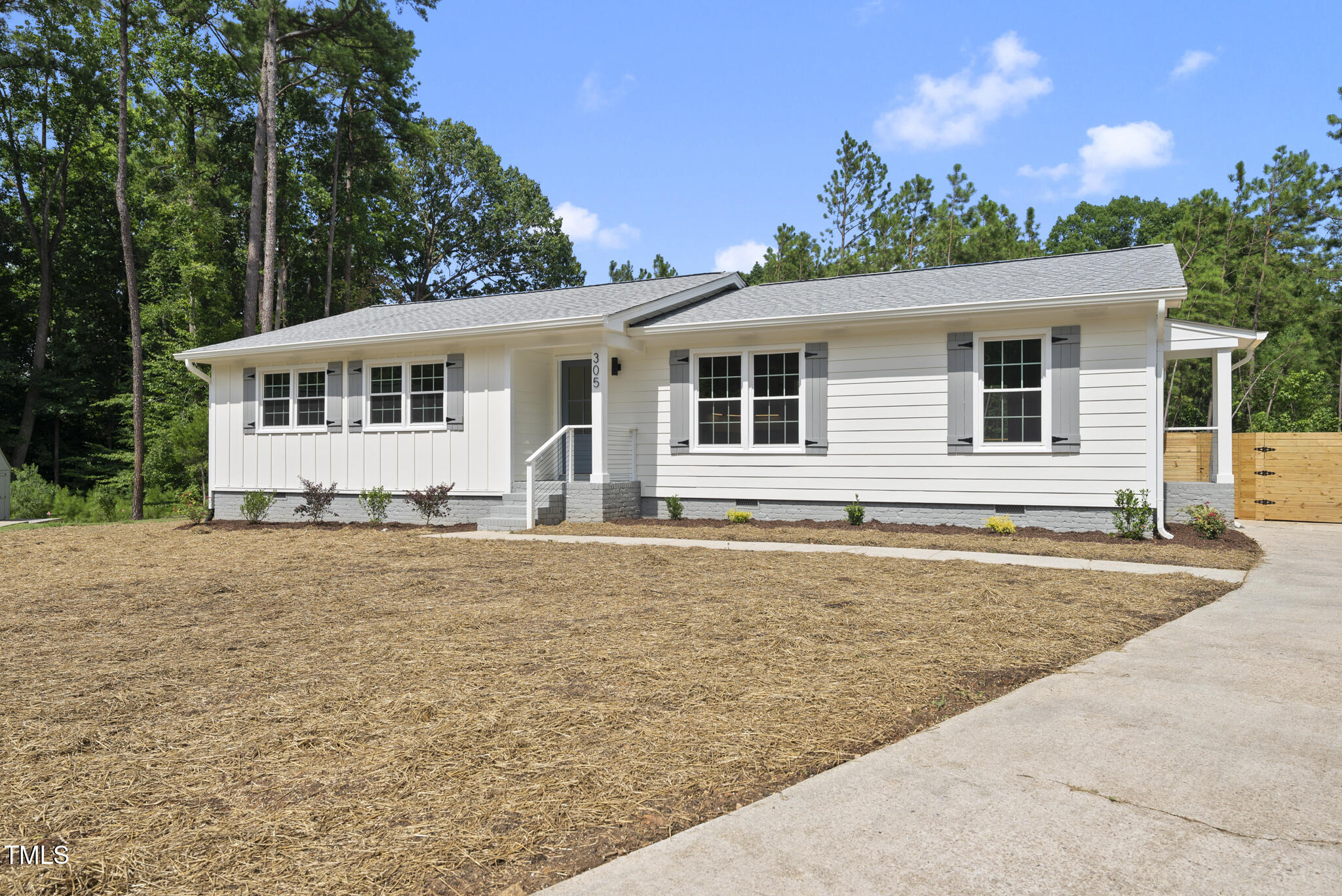 305 N Montreal Court