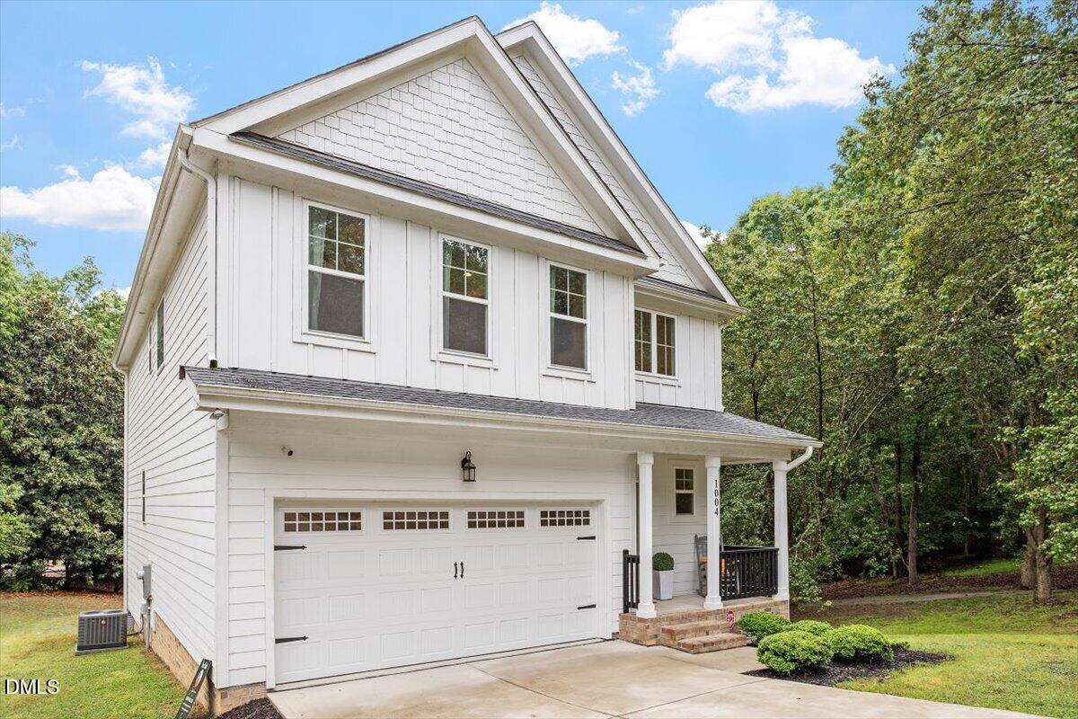 1004 Woodhall Lane
