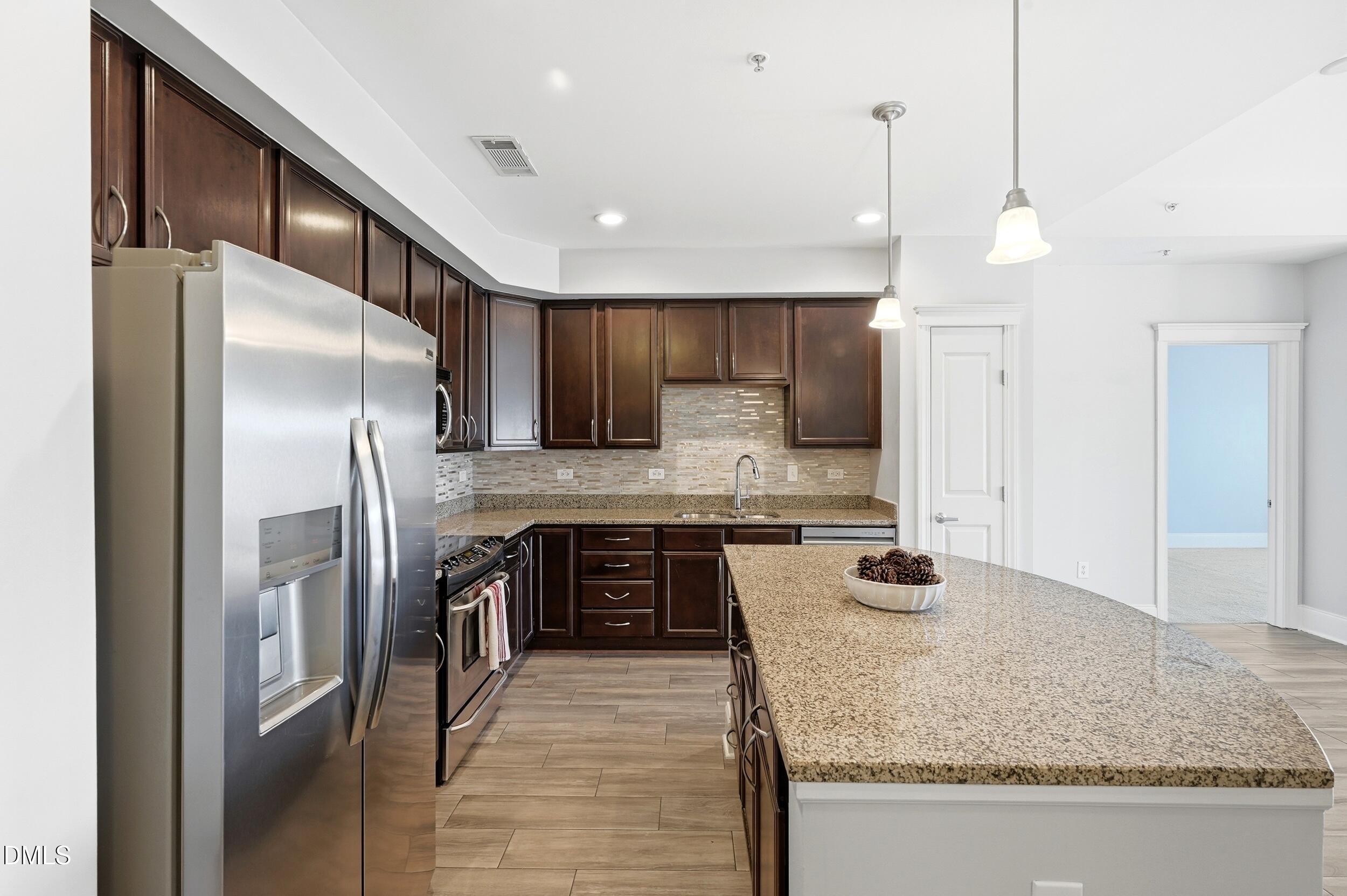 222 Glenwood Avenue 709