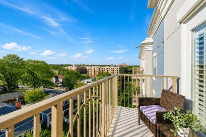 222 Glenwood Avenue 709 Raleigh NC 27603