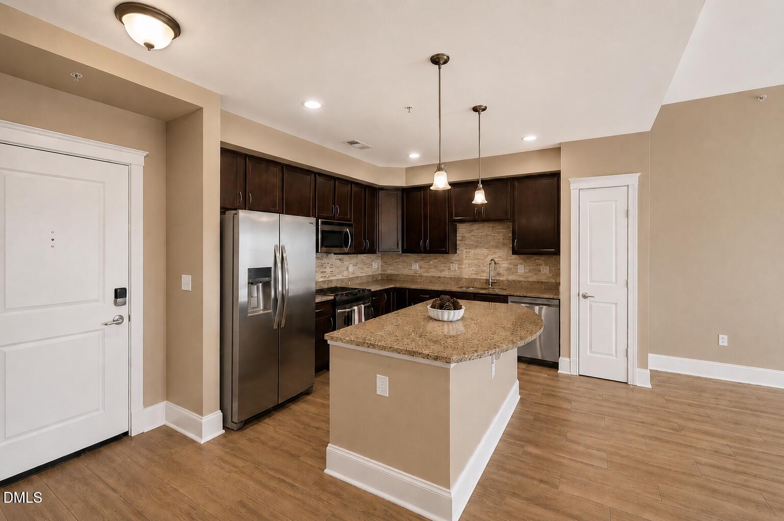 222 Glenwood Avenue 709
