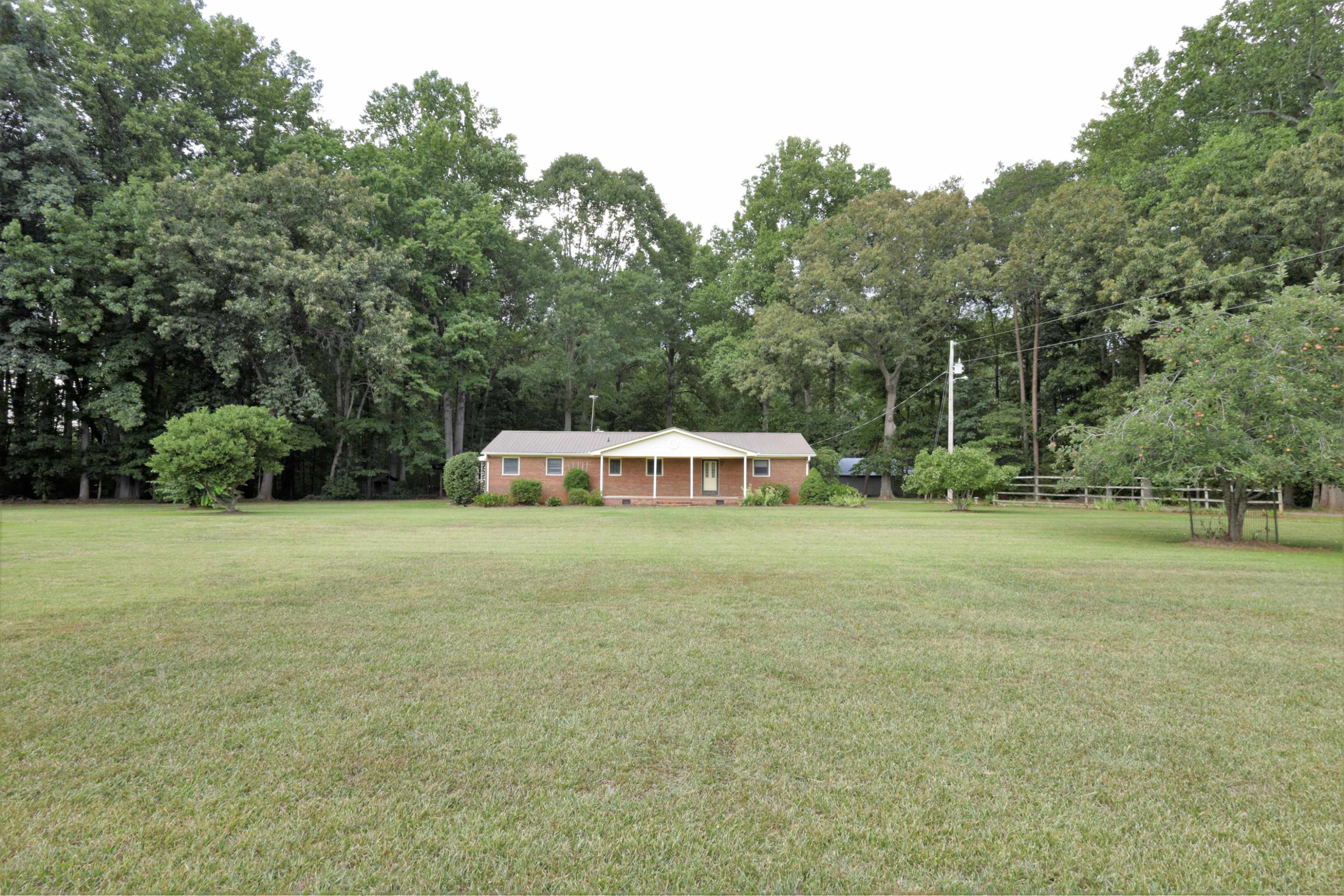 Photo 2 of 29 of 531 Bouldin Road house