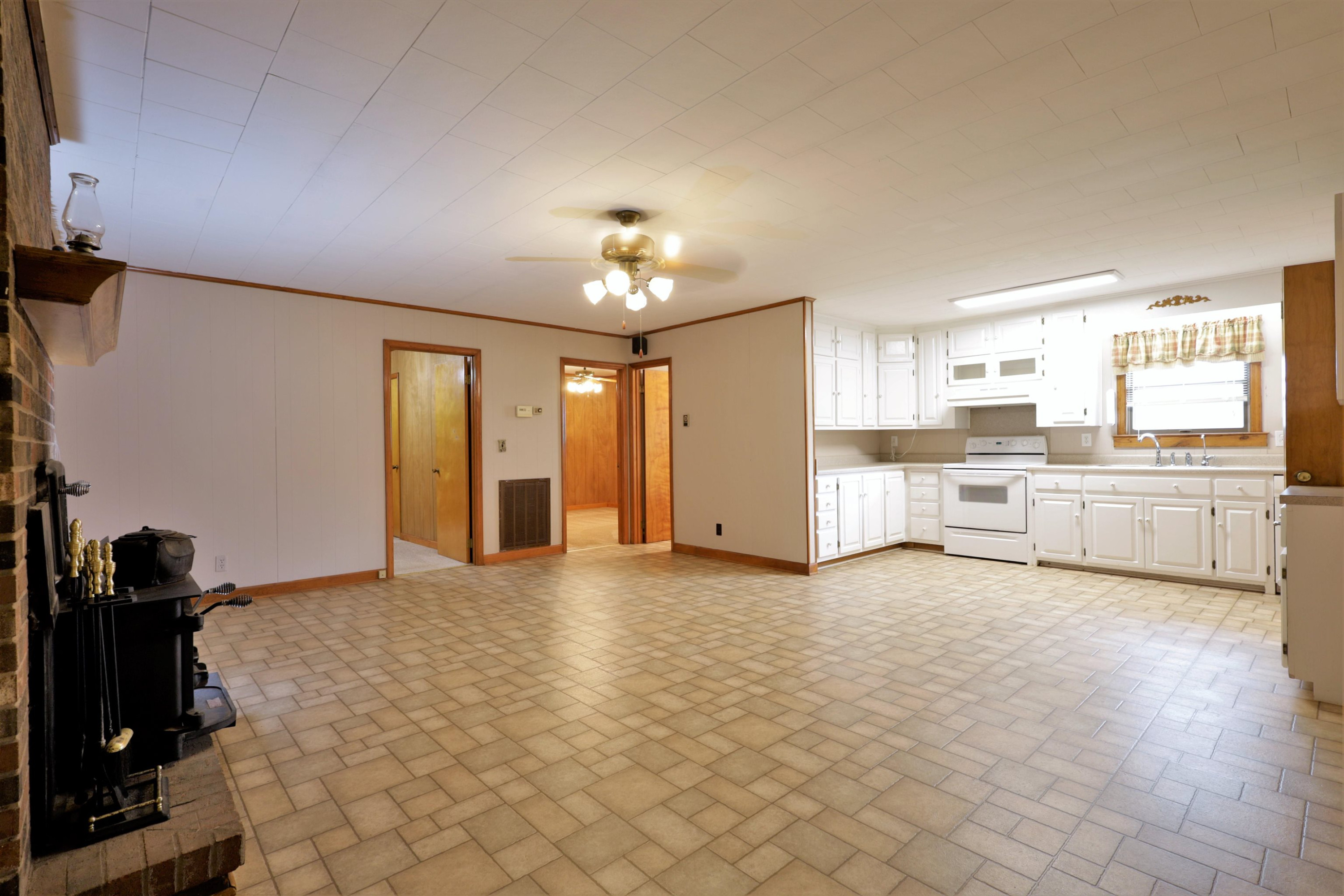 Photo 5 of 29 of 531 Bouldin Road house