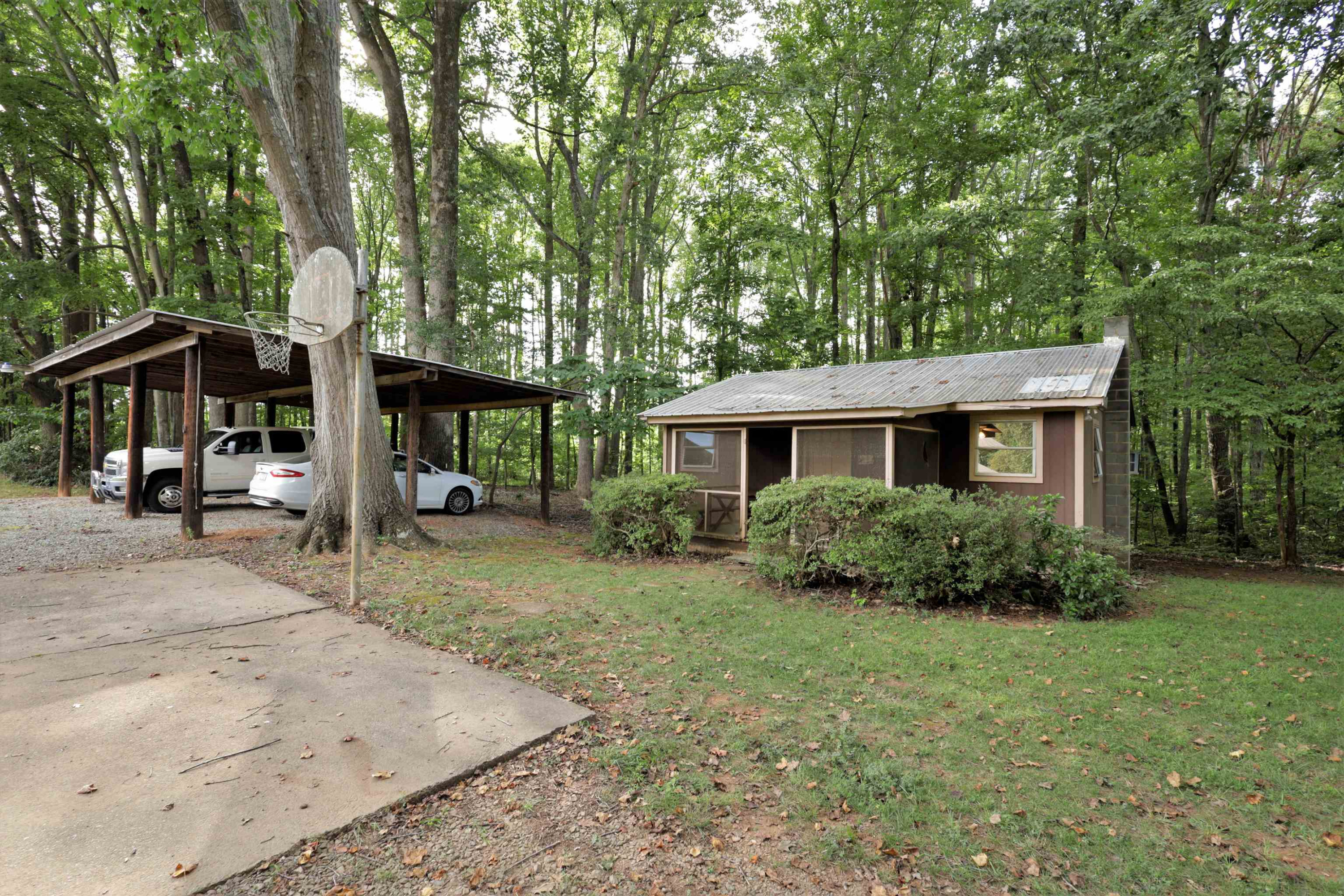 Photo 23 of 29 of 531 Bouldin Road house