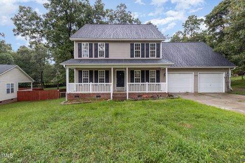 A home in Raeford