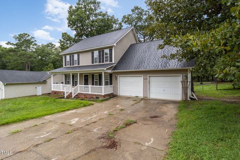 A home in Raeford