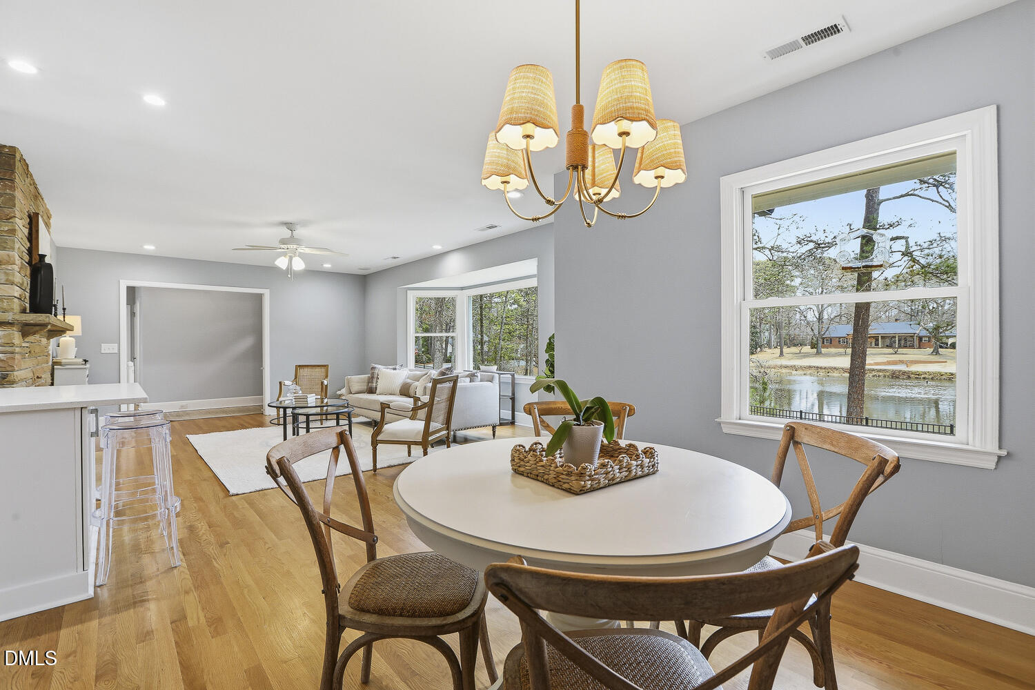 100 W Lakeside Drive