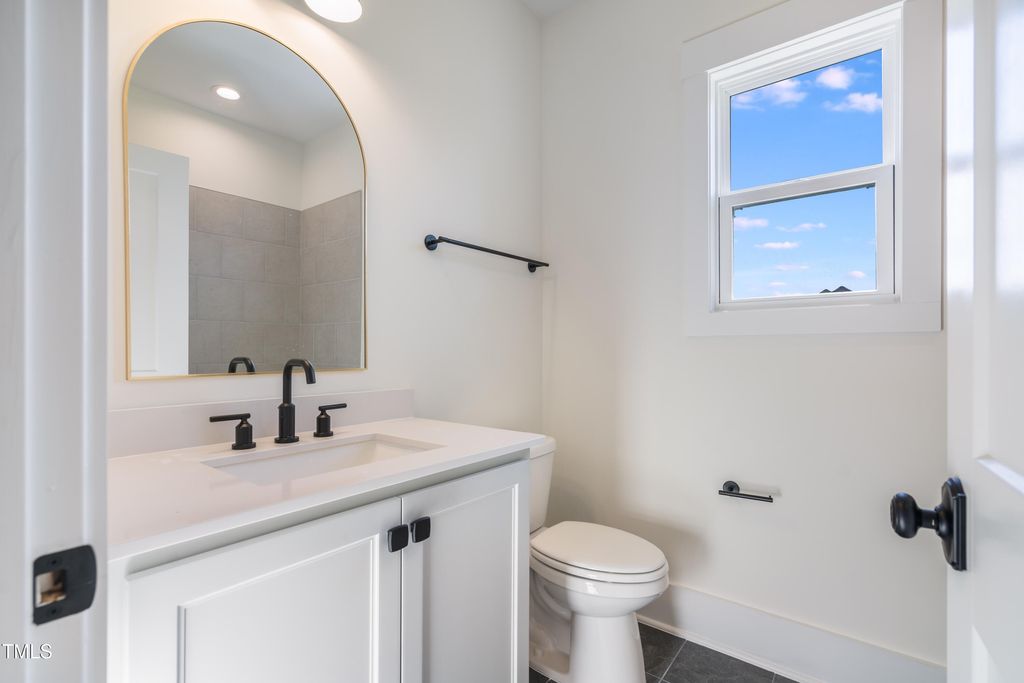 listing image 84