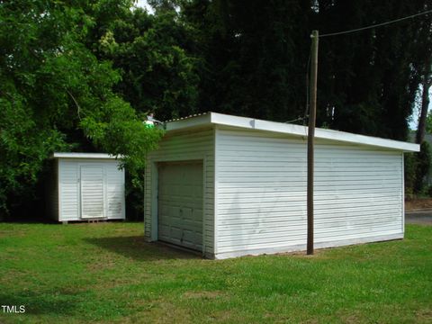 A home in Dunn