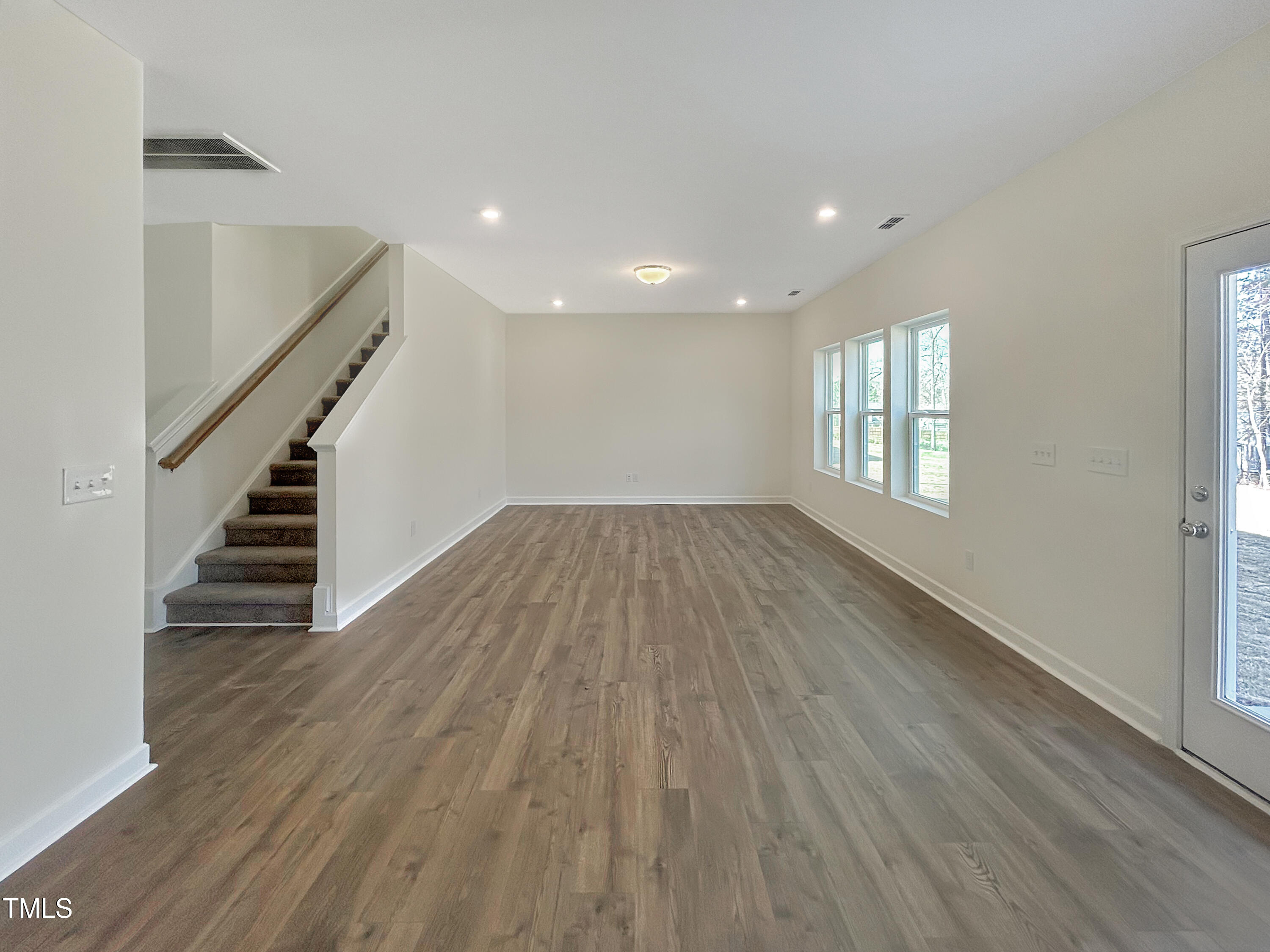 1221 Dimaggio Drive 10