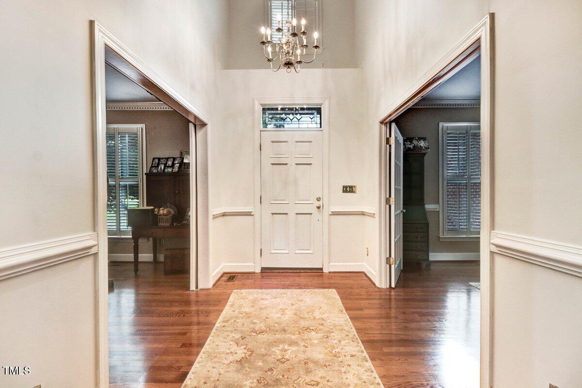 116 Twin Oaks Place