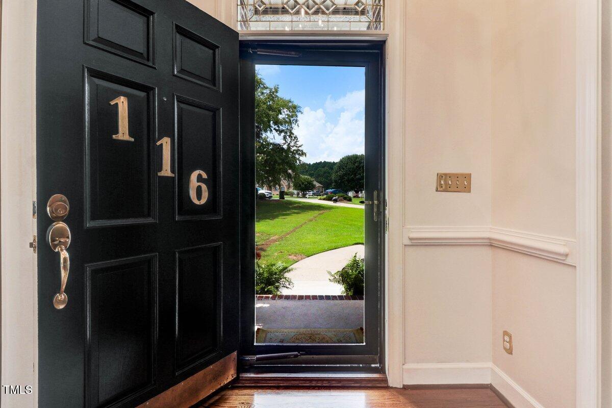 116 Twin Oaks Place