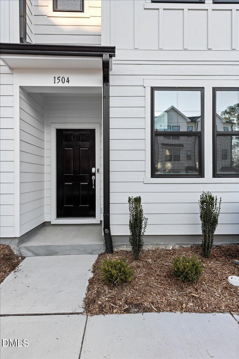 1504 Crescent Townes Way