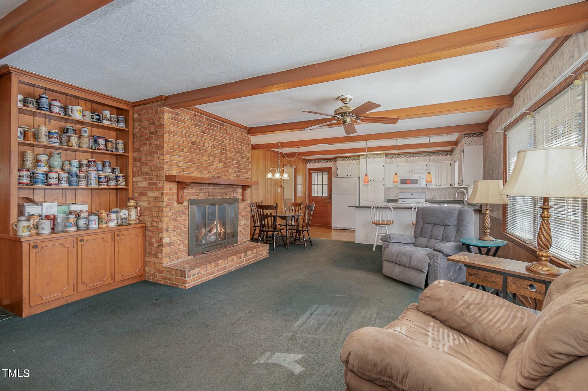 1103 Driftwood Drive