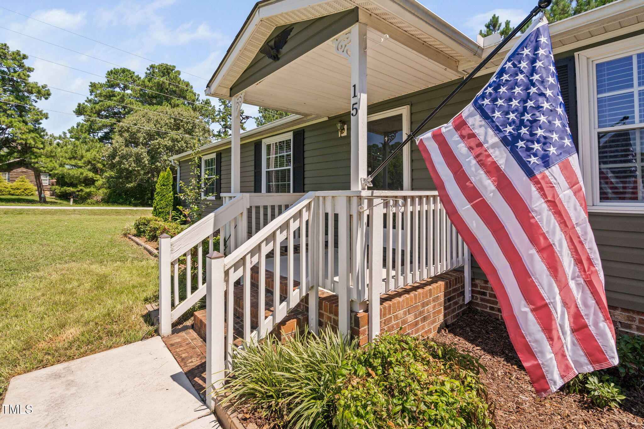 15 Pond Ridge Road