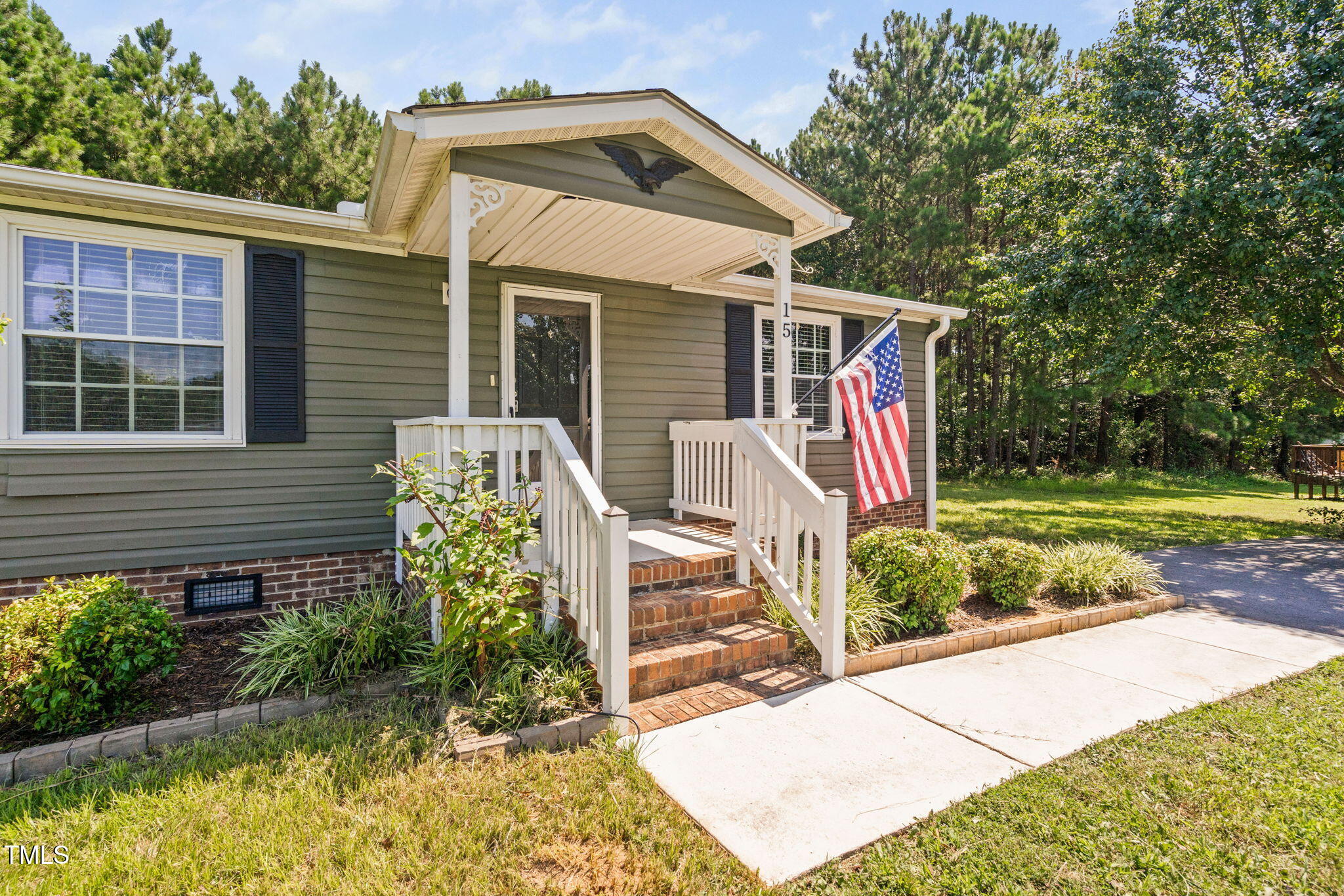 15 Pond Ridge Road