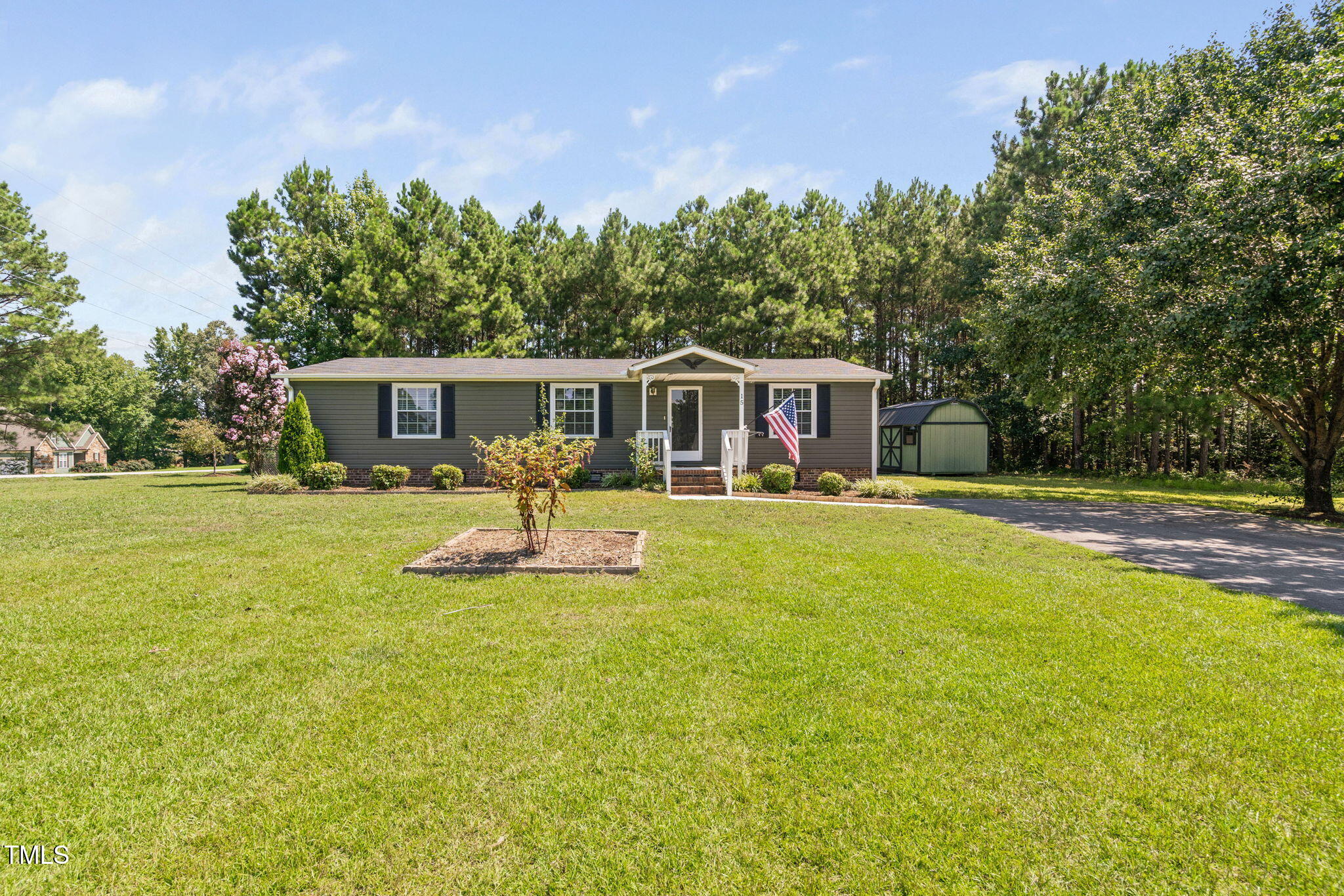 15 Pond Ridge Road