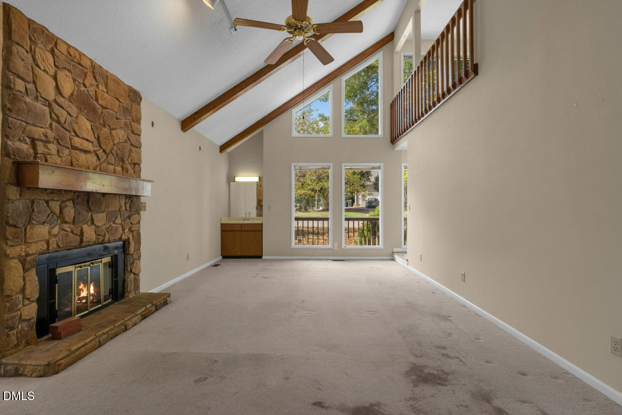 8700 Den Court